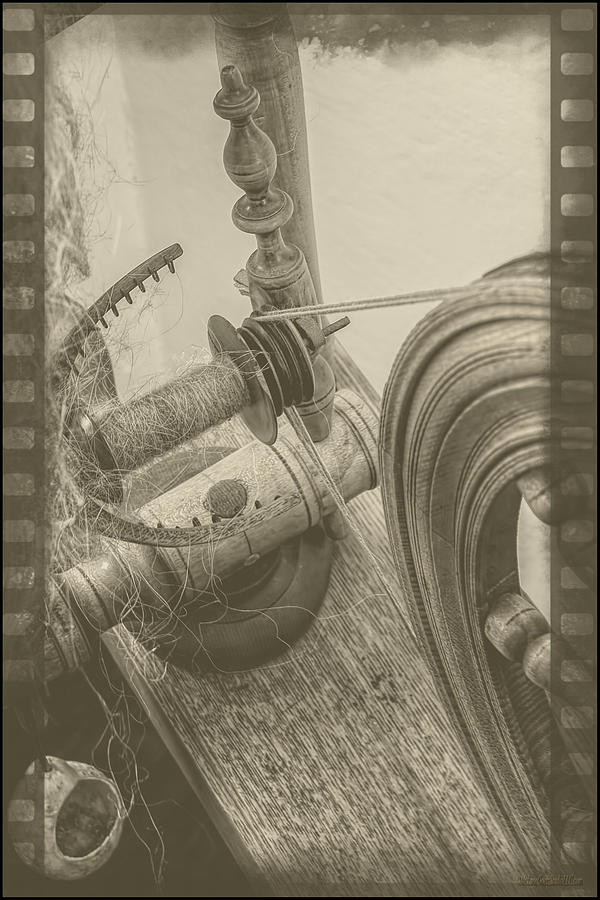 The Old Spinning Wheel Photograph by LeeAnn McLaneGoetz McLaneGoetzStudioLLCcom