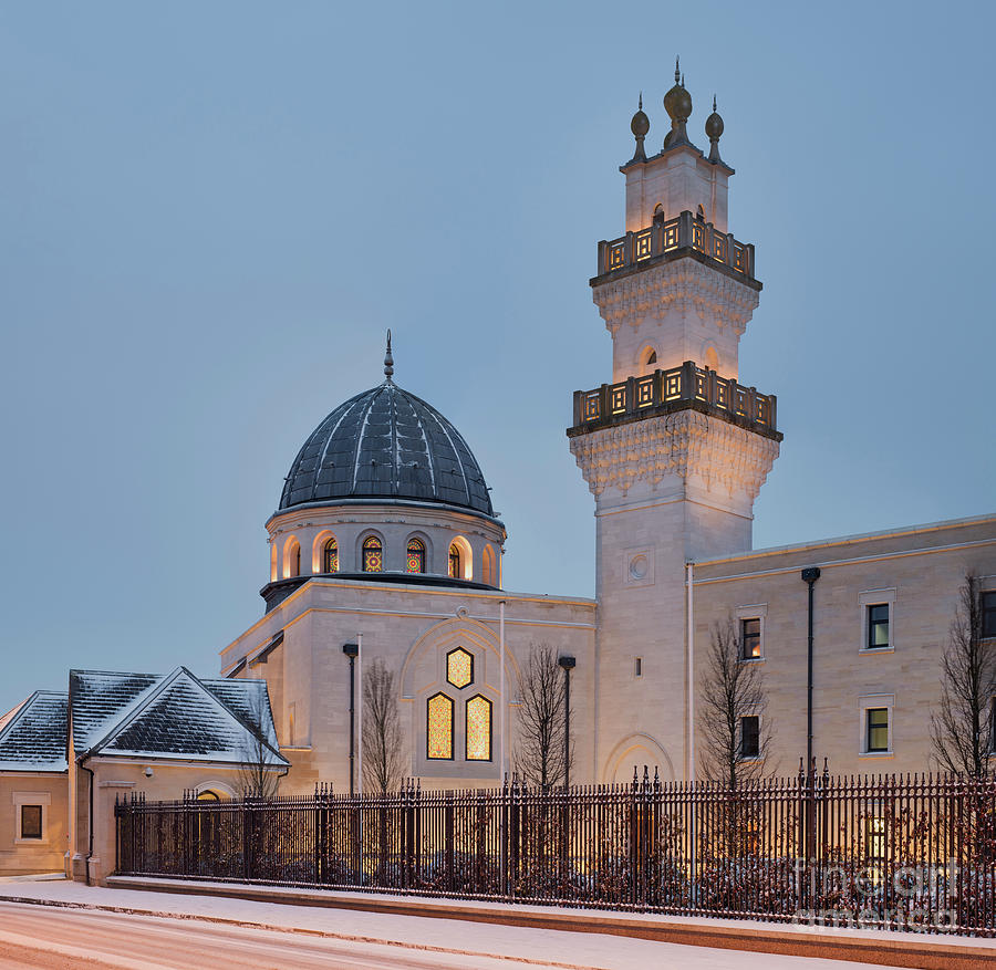 The Oxford Centre for Islamic Studies in the Snow Photograph by Tim Gainey