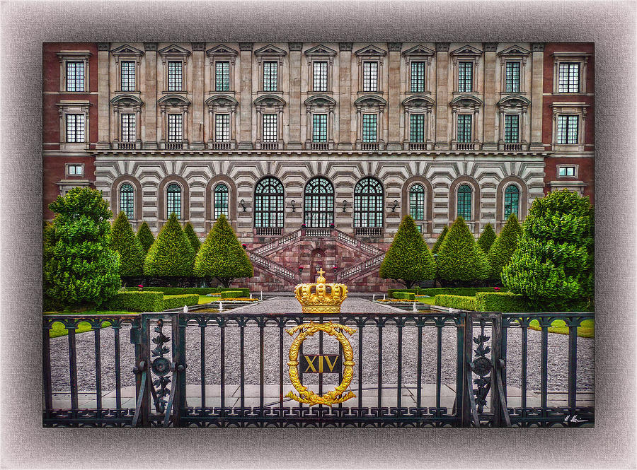 The Palace Courtyard Photograph by Hanny Heim