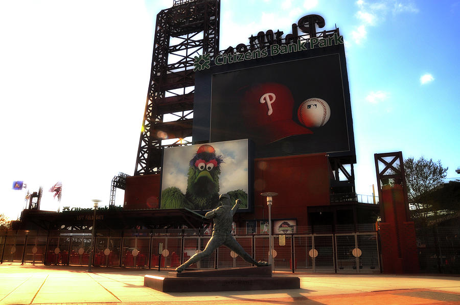 Steve Carlton Photograph - The Phillies - Steve Carlton by Bill Cannon