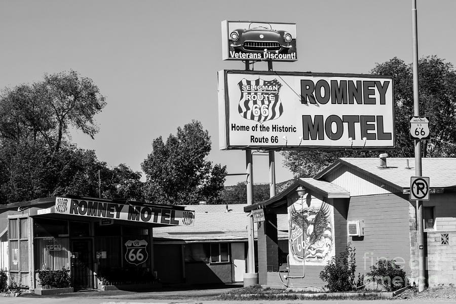 The Romney Motel Route 66 Photograph by Anthony Sacco