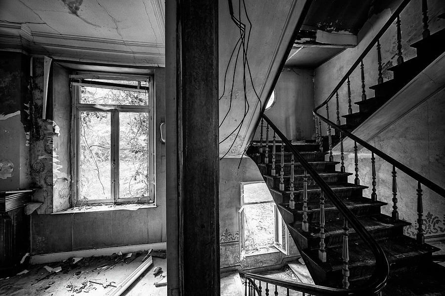 The room next to the staircase - Urban decay BW Photograph by Dirk Ercken