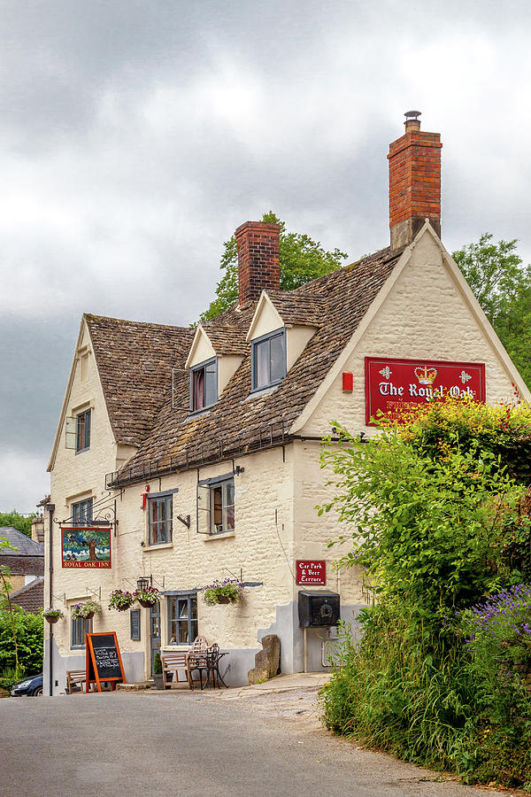 Beer Photograph - The Royal Oak - an English country pub by W Chris Fooshee