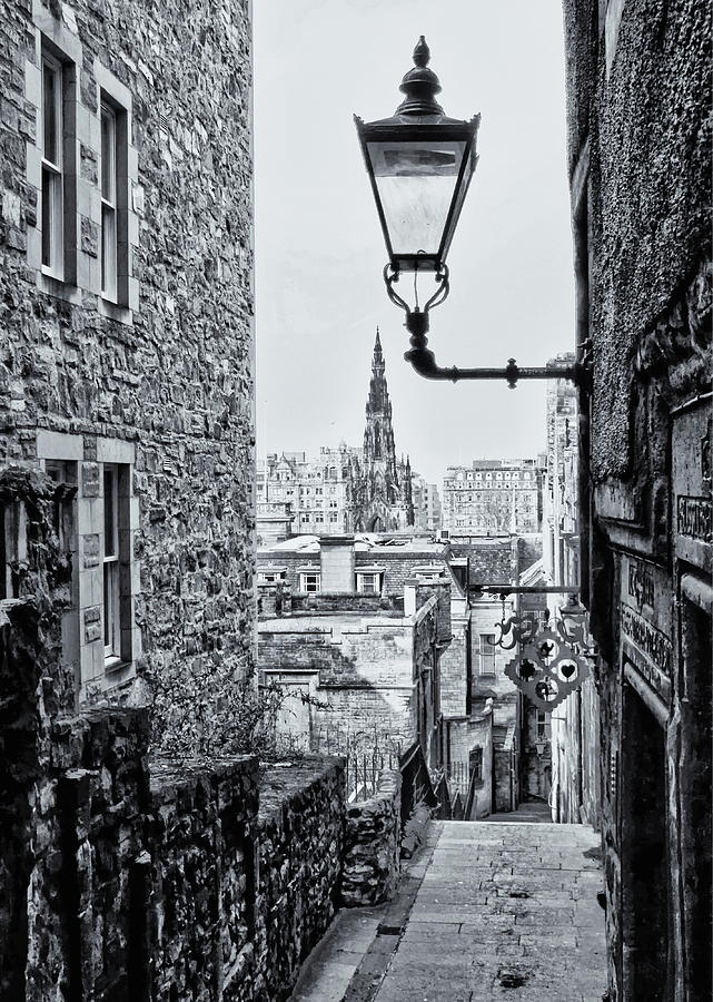 The Scott Monument and Lamp Monochrome Photograph by Jeff Townsend