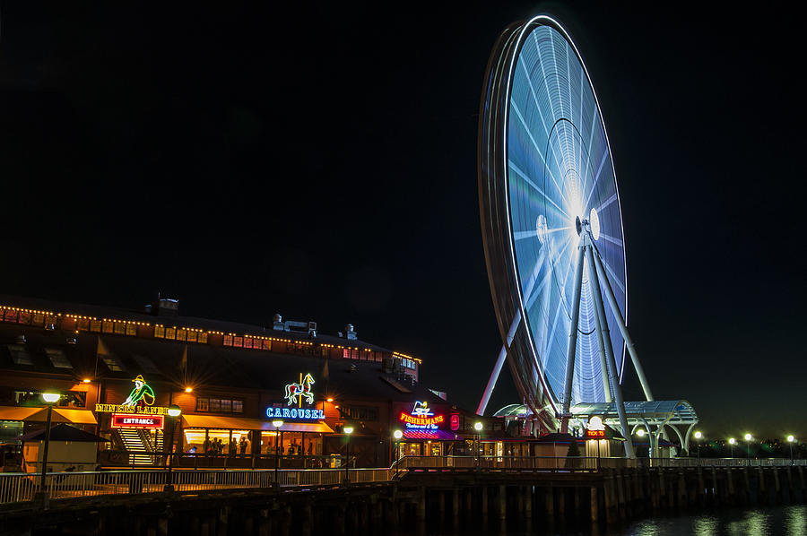 The Seattle Great Wheel 2 Photograph by Pelo Blanco Photo