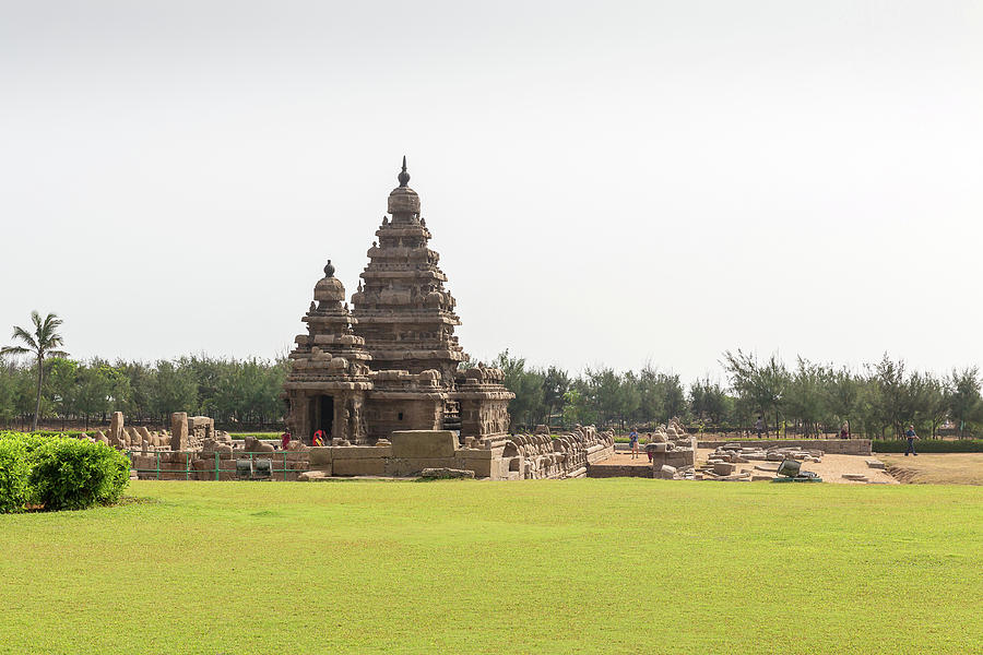 The Shore Temple, Mahabalipuram, Tamil Nadu, India Photograph by Henning Marquardt