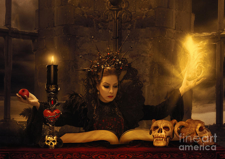 conjure queen conquer spell