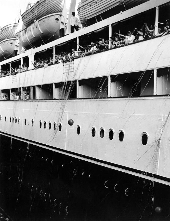The SS Vulcania Photograph by Underwood Archives