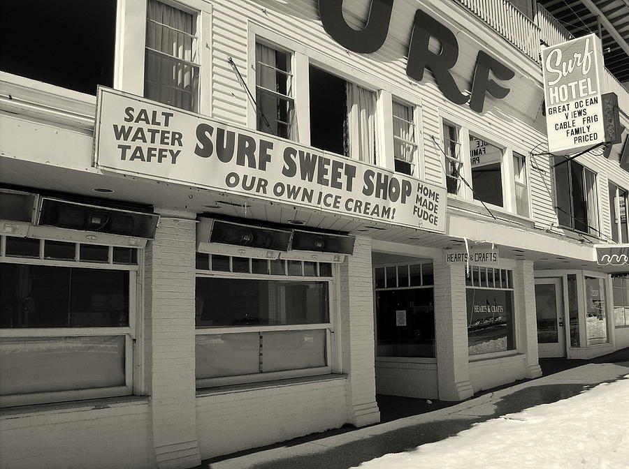 The Surf Sweet Shop Photograph by Lois Lepisto