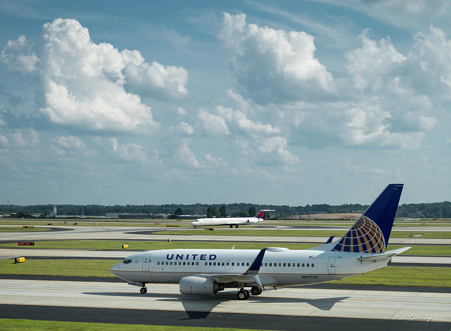 N27733 United Airlines Boeing 737 Landed Hartsfield-Jackson Atlanta International Airport Art Photograph by Reid Callaway