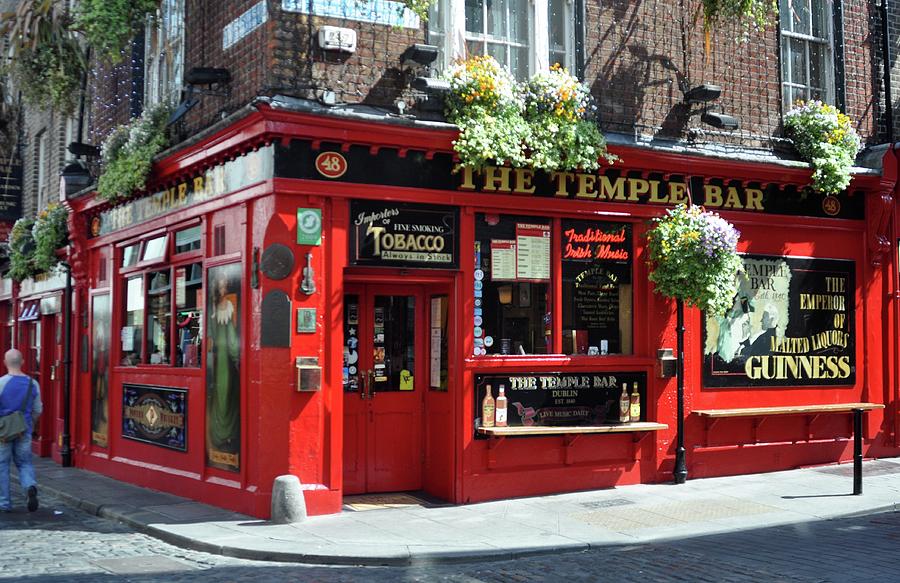 Architecture Photograph - The Temple Bar by John Hughes