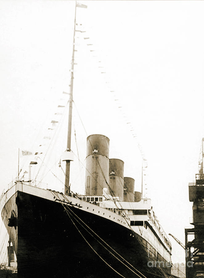 the titanic her maiden voyage