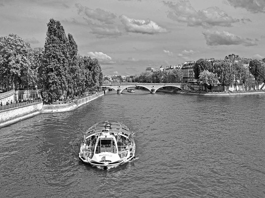 The Trocadero on the River Seine Photograph by Digital Photographic Arts