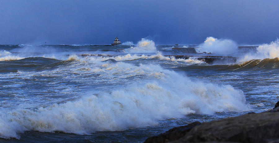 The waves of Lake Ontario Photograph by Everet Regal