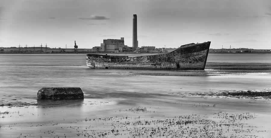 Rock Photograph - The Wreck Of The Aberdeen by Nigel Jones