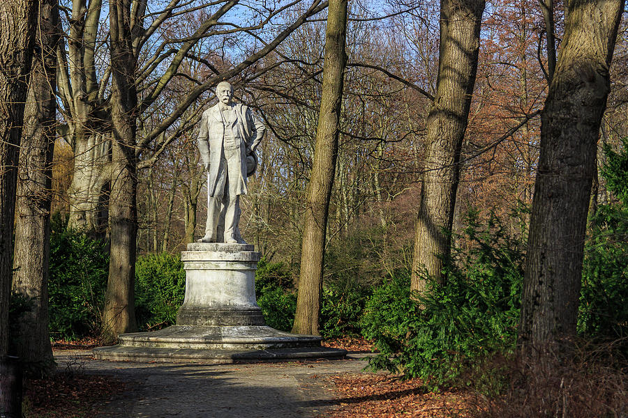 Theodor Fontane Berlin Tiergarten Monument Photograph by ReDi Fotografie