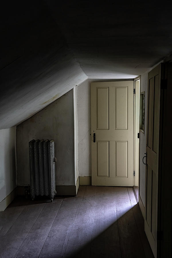 Third Floor Hallway Photograph by Tom Singleton