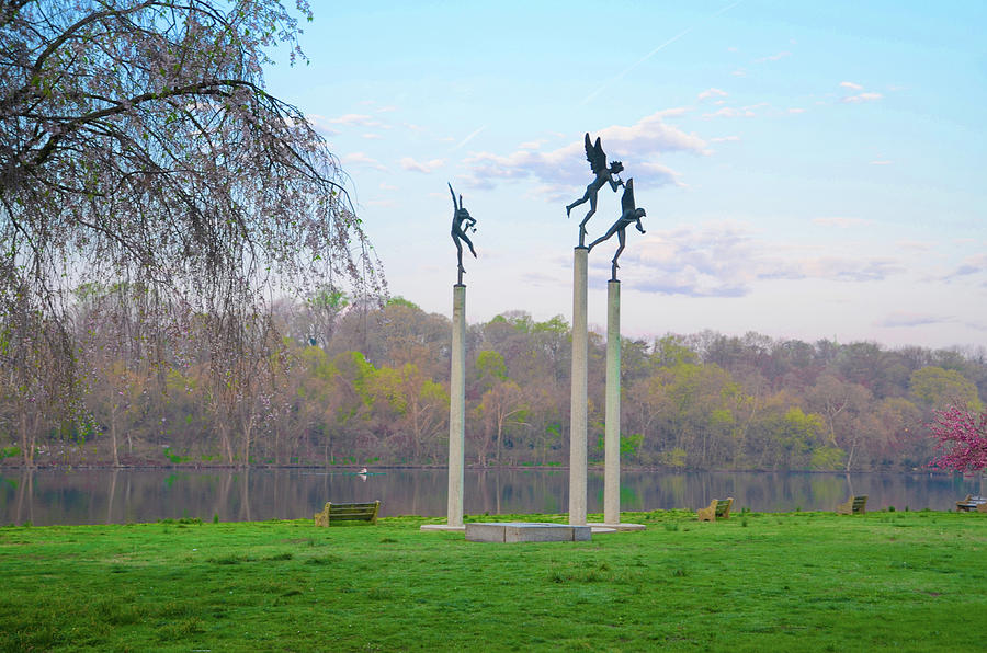 Three Angels in Spring - Kelly Drive Philadelphia Photograph by Bill Cannon