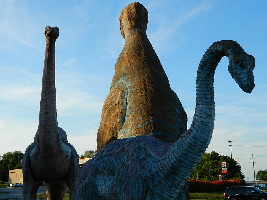 dinosaur with three heads