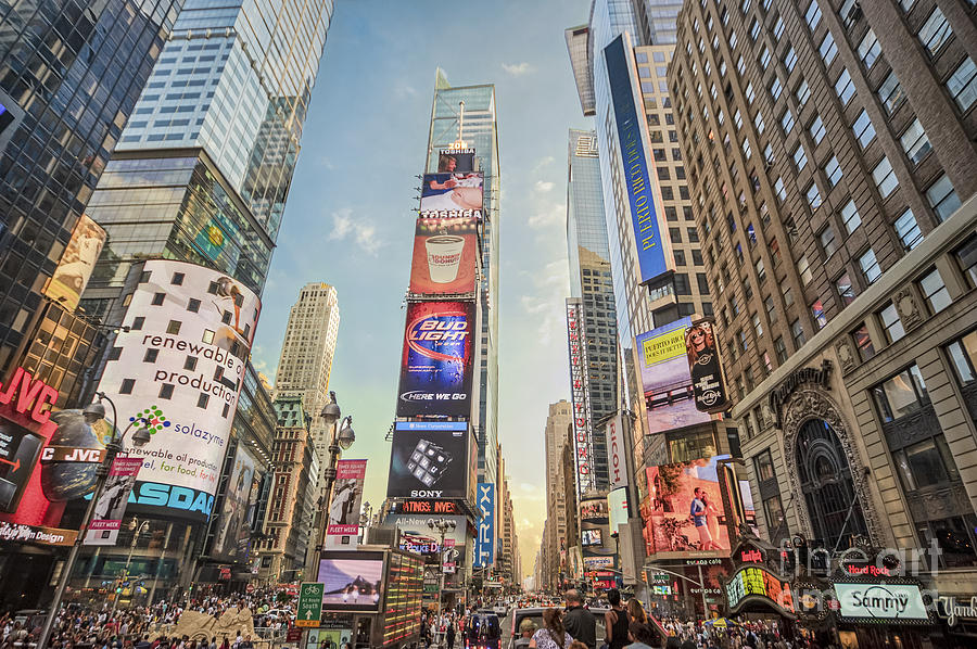 Times Square Hustle by Ray Warren Times Square Hustle by Ray Warren