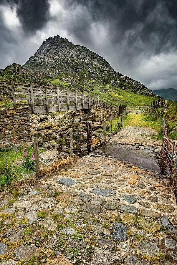 To Tryfan Mountain Snowdonia Photograph by Adrian Evans