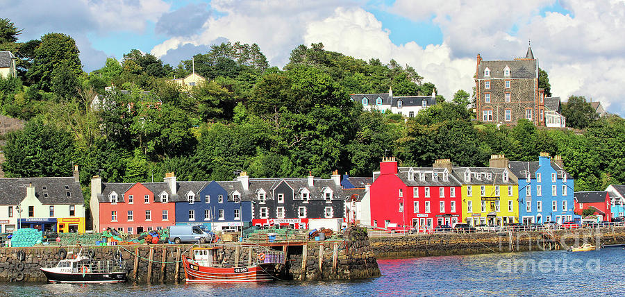 Tobermory Photograph by Mandy Jervis | Fine Art America