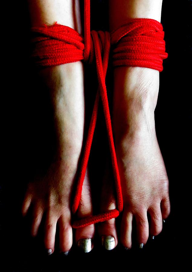 Toe Tied Photograph by Guy Pettingell