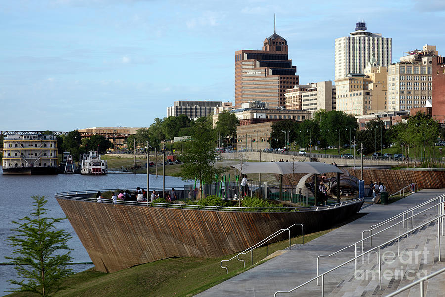 Tom Lee Park Memphis Photograph by Bill Cobb - Pixels