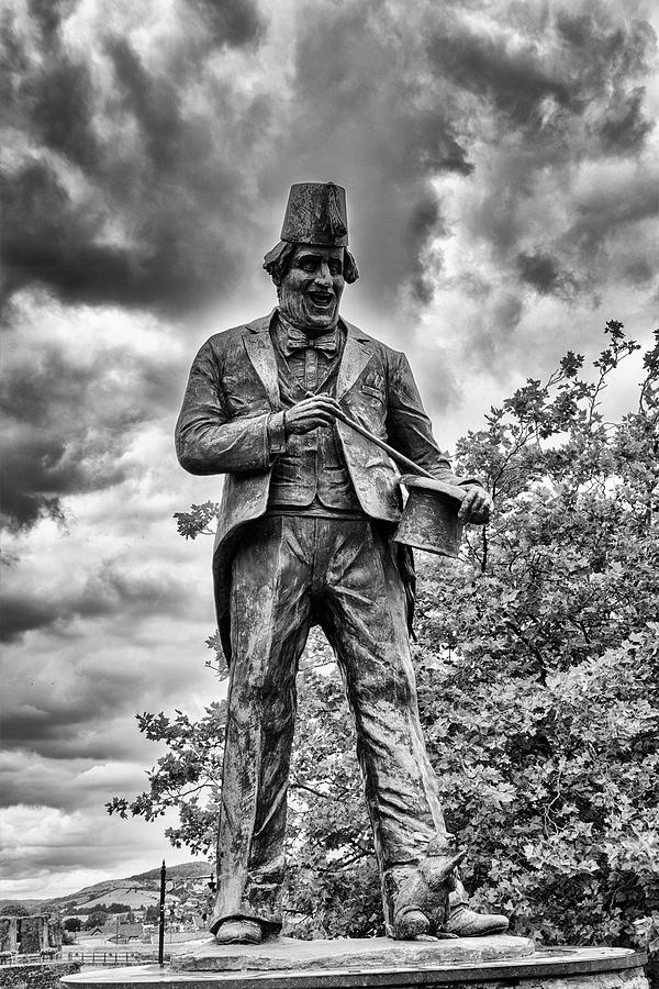 Tommy Cooper Black And White Photograph by Steve Purnell