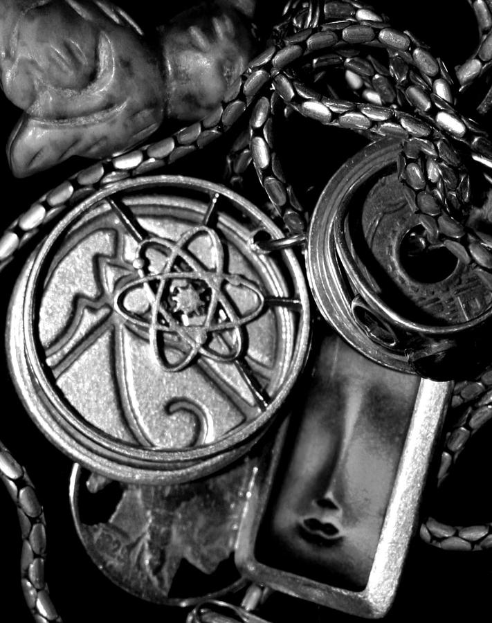 Totem Chain I Photograph