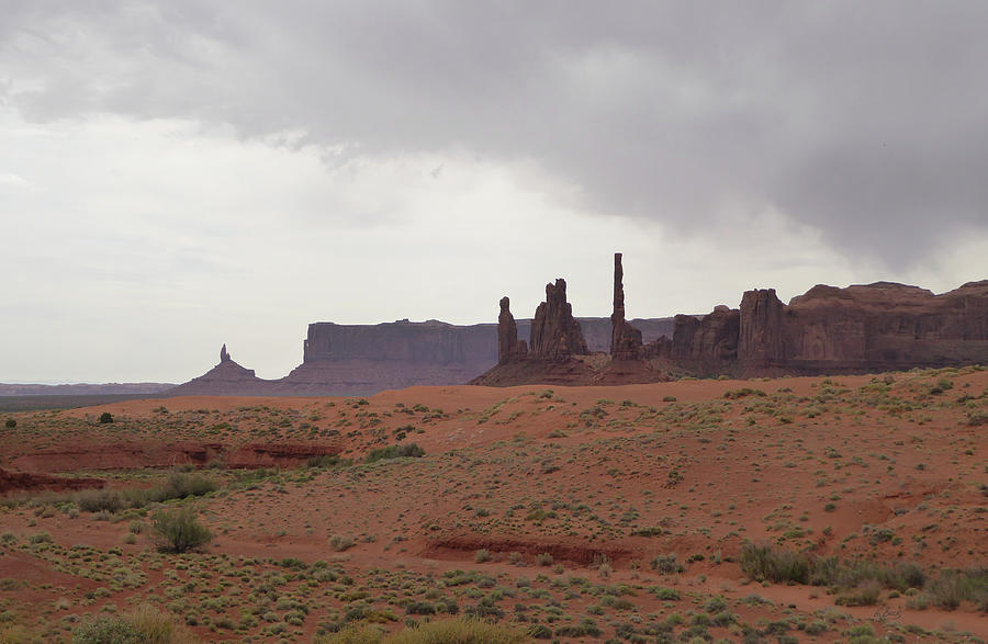 Totem Pole, Monument Valley Photograph by Gordon Beck