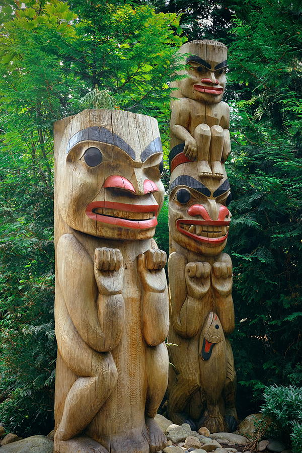 Totem Pole Photograph by Songquan Deng
