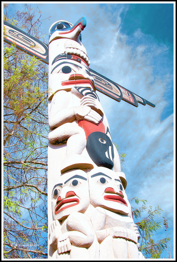 Totem Poll, Canada Pavilion, EPCOT Photograph by A Macarthur Gurmankin