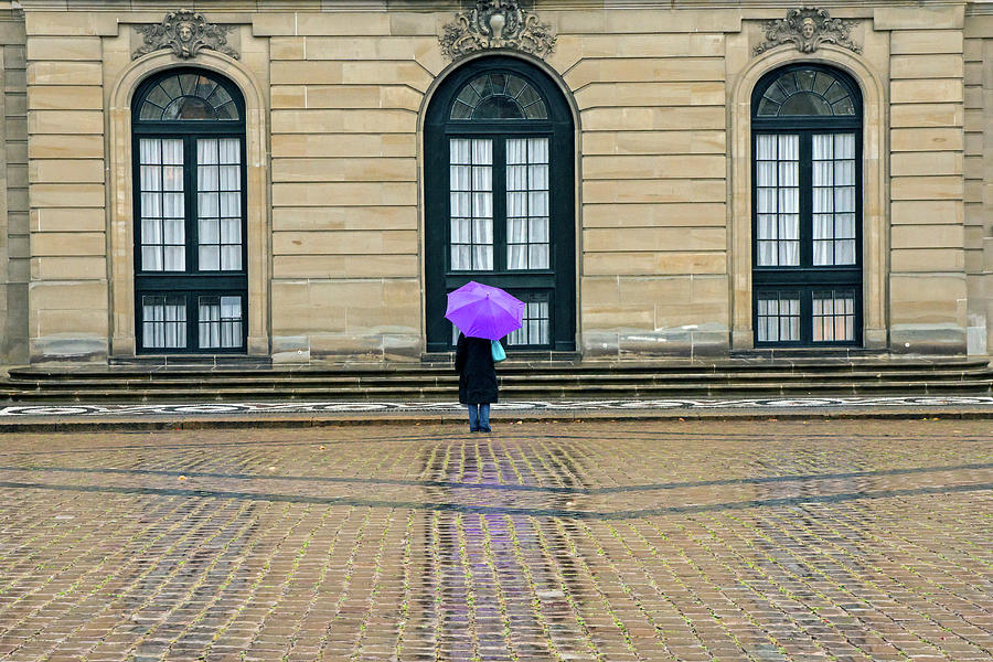 Tourist in the Rain Photograph by Inge Riis McDonald