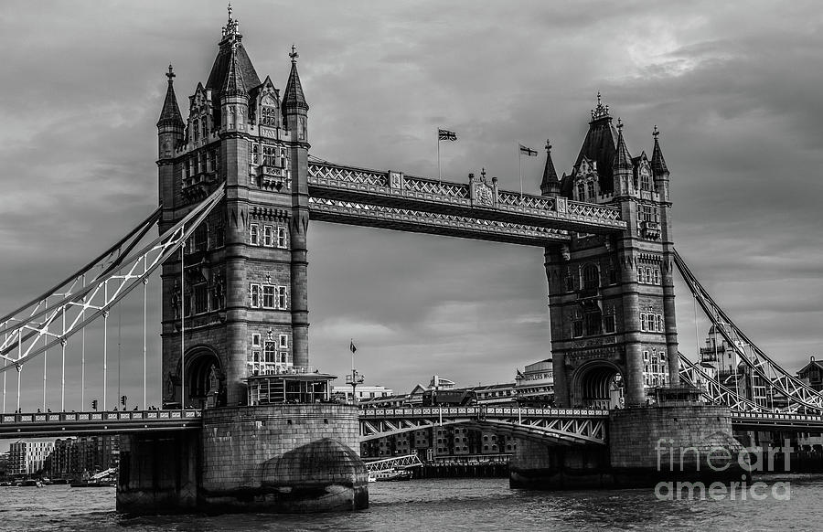 Tower Bridge Photograph by David Rucker