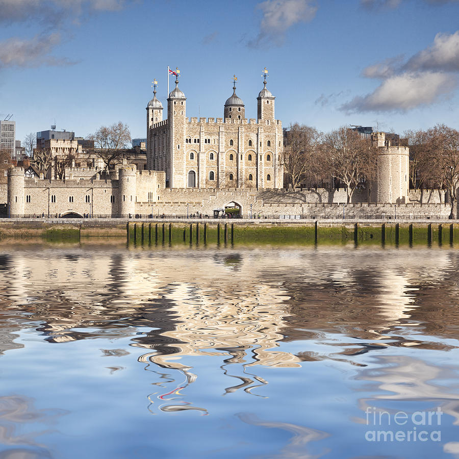 Tower of London Photograph by Colin and Linda McKie