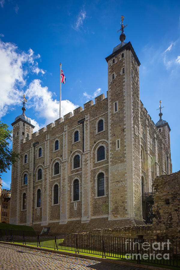 London Photograph - Tower of London by Inge Johnsson