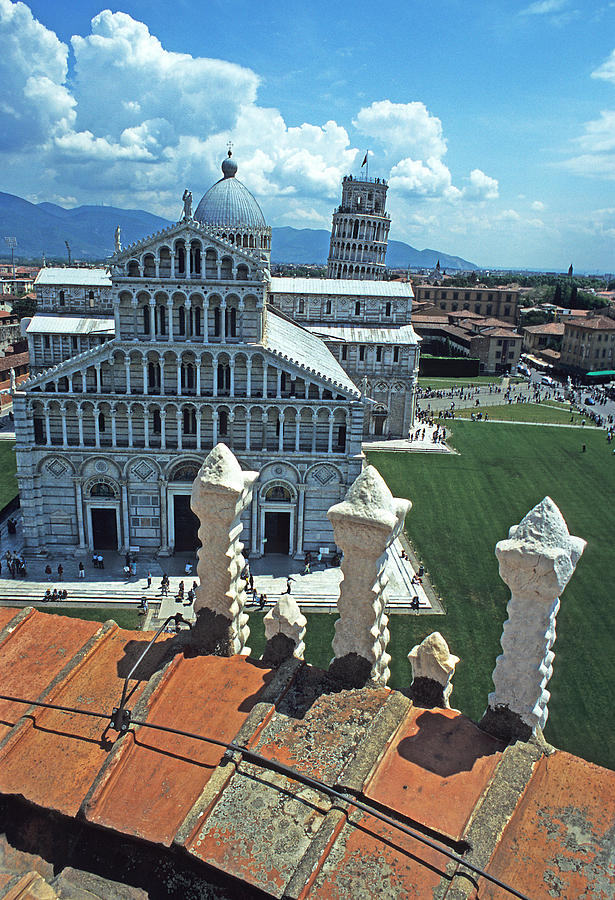 Tower of Pisa Photograph by Doug Davidson