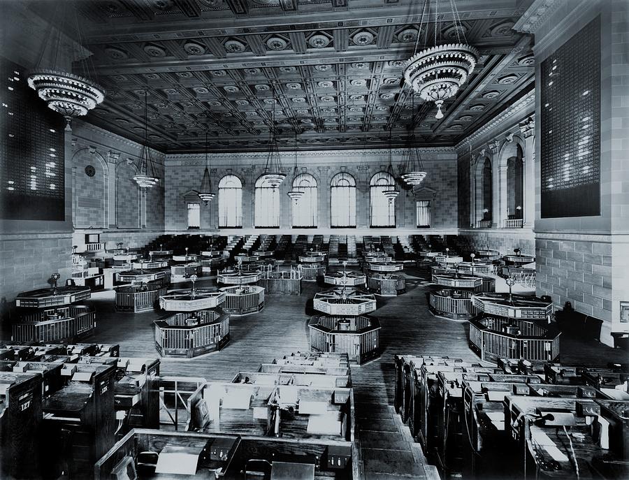 New York City Photograph - Trading Floor Of The Former New York by Everett