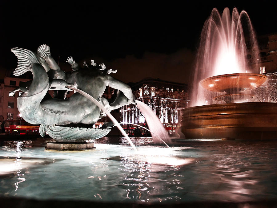 Trafalgar square London - fountain at night by pedro cardona Photograph by Pedro Cardona Llambias