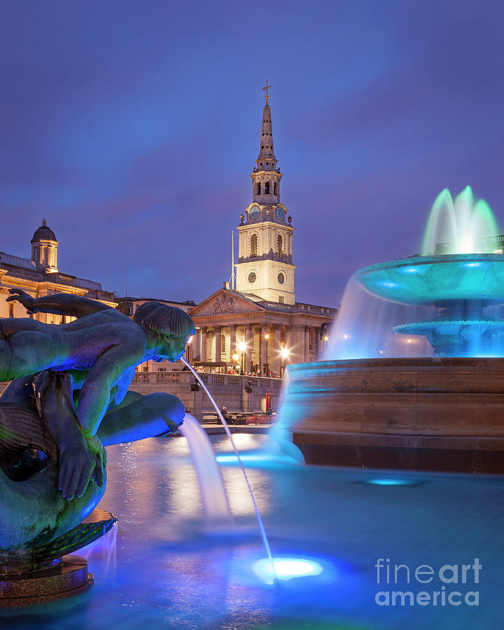 Trafalgar Square Fountain Photograph by Brian Jannsen