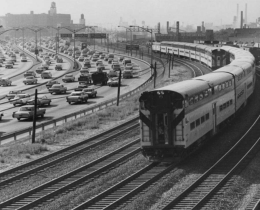 Train Rounds Curve Near North Avenue Photograph by Chicago and North Western Historical Society