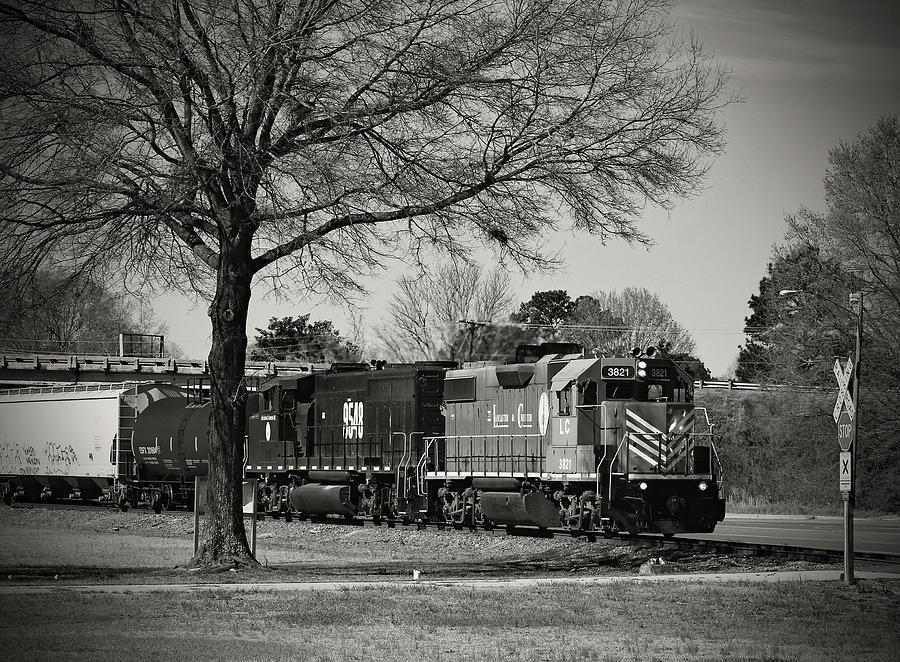 Train Through Fort Lawn B W 2 Photograph by Joseph C Hinson