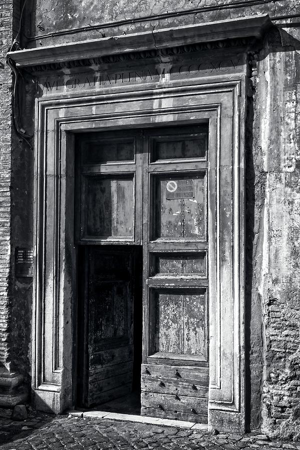 Trastevere Entranceway Monotone Photograph by Allan Van Gasbeck