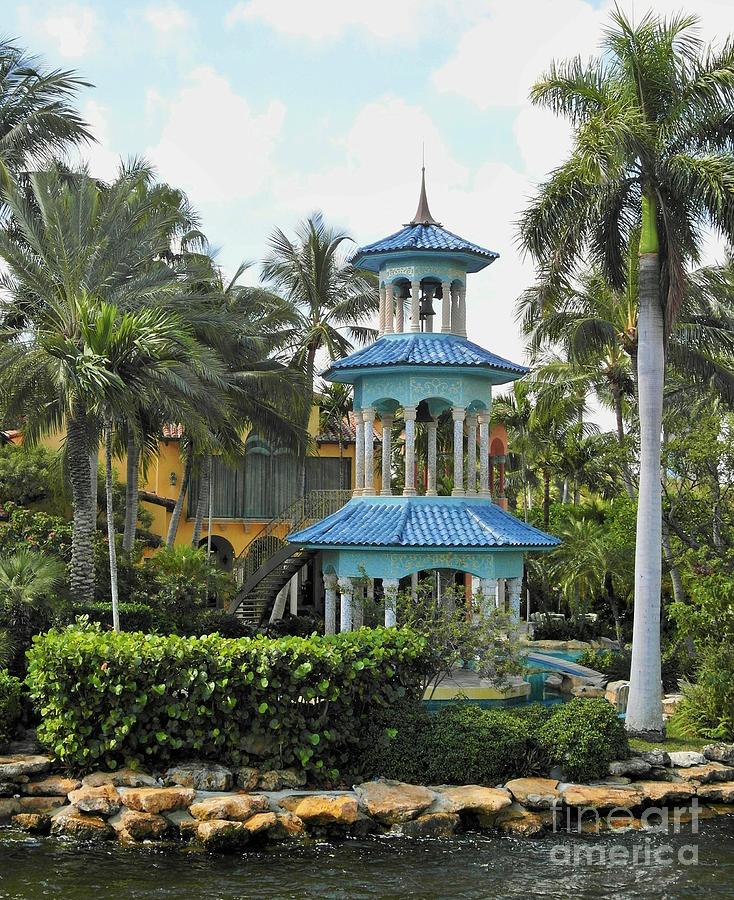 Ft. Lauderdale Photograph - Tropical Pagoda by Lynn Slupski
