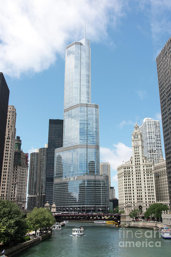 Trump Tower Overlooking the Chicago River Photograph by David Levin