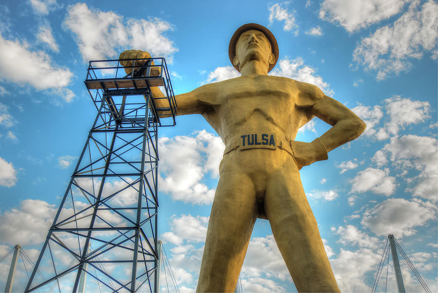 Tulsa Driller Tulsa Oklahoma - Color Photograph by Gregory Ballos