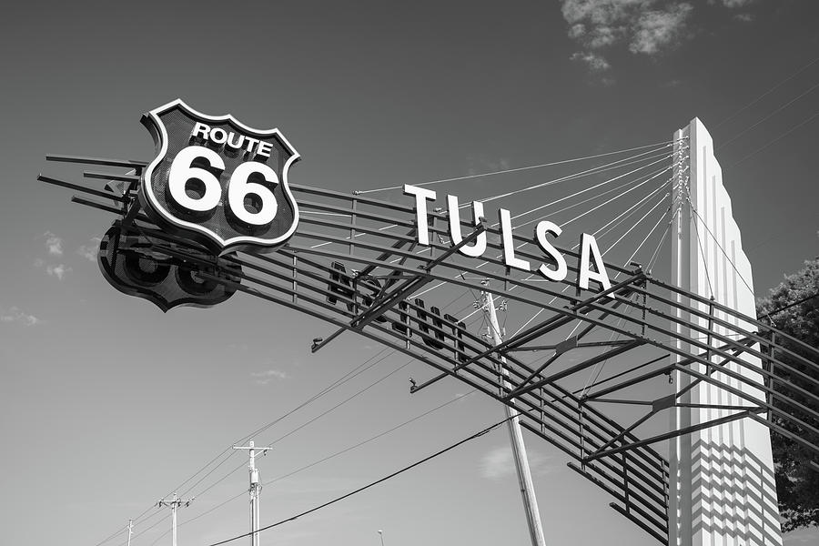 Tulsa Photograph - Tulsa Oklahoma Vintage Route 66 Sign - Black and White by Gregory Ballos