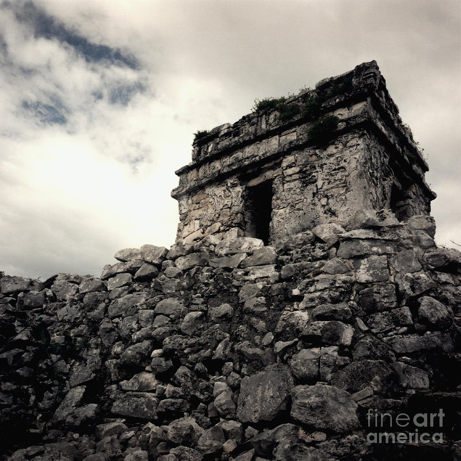 Quintana Roo Photograph - Tulum ruins by Ray Manning