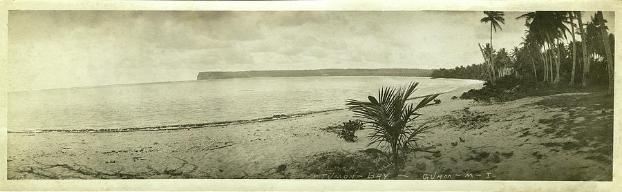 Tumon Bay Guam Photograph by Thomas Walsh